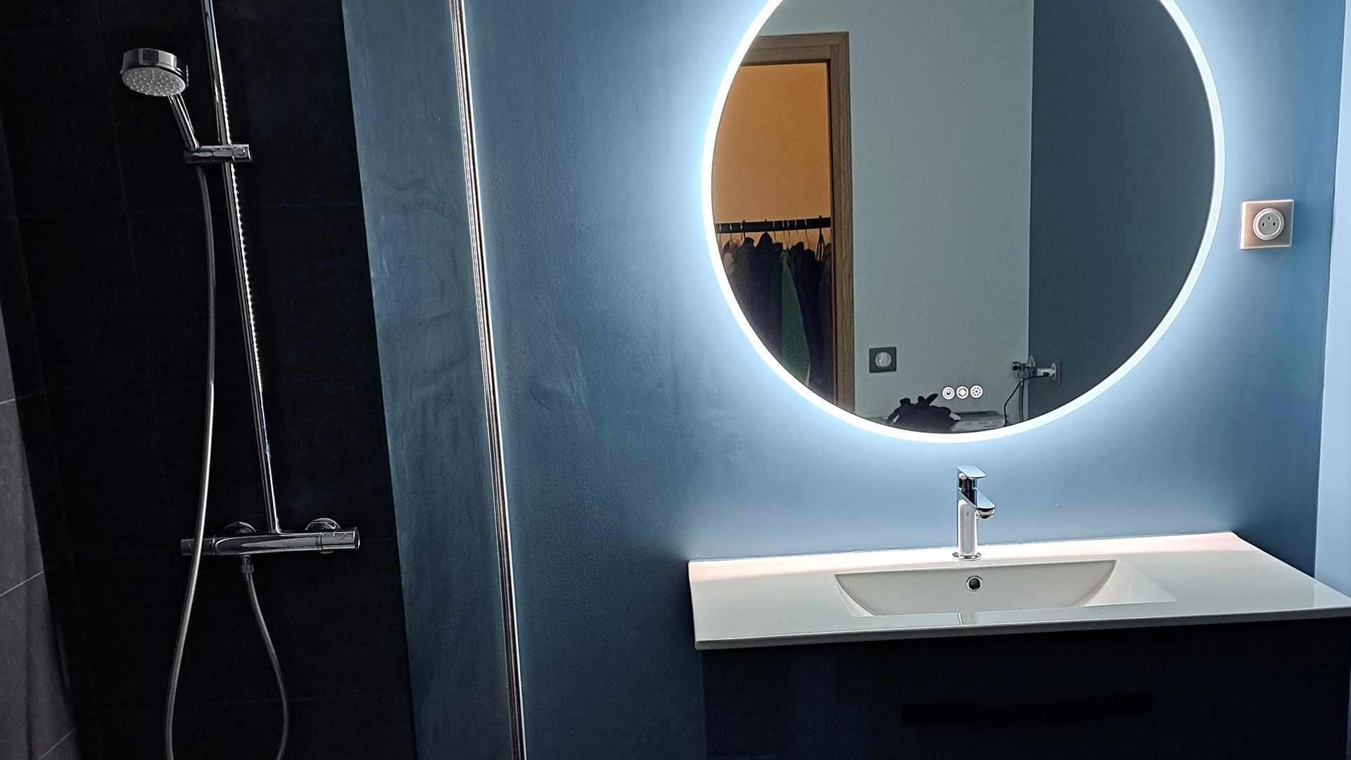 Salle de bain au style épuré